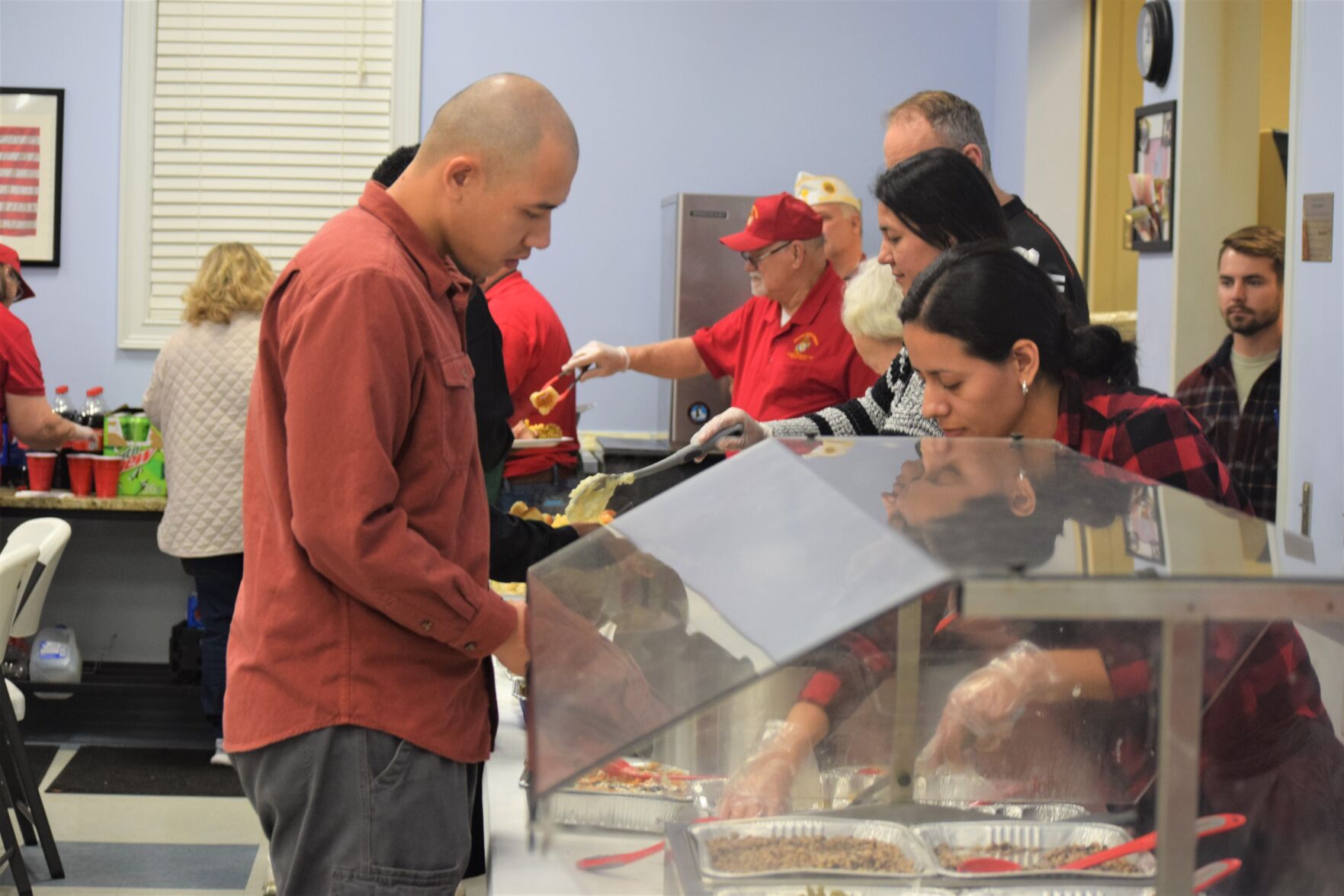 FortG_Xmas22_serving food 2.JPG